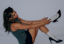 THIS IS A SONG TO EASILY RELATE TO – AN INTIMATE ANTHEM FOR ANYONE CAUGHT IN THE IN-BETWEEN!