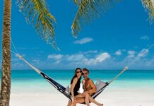 POP WITH A WINK AND A MEMORY ATTACHED